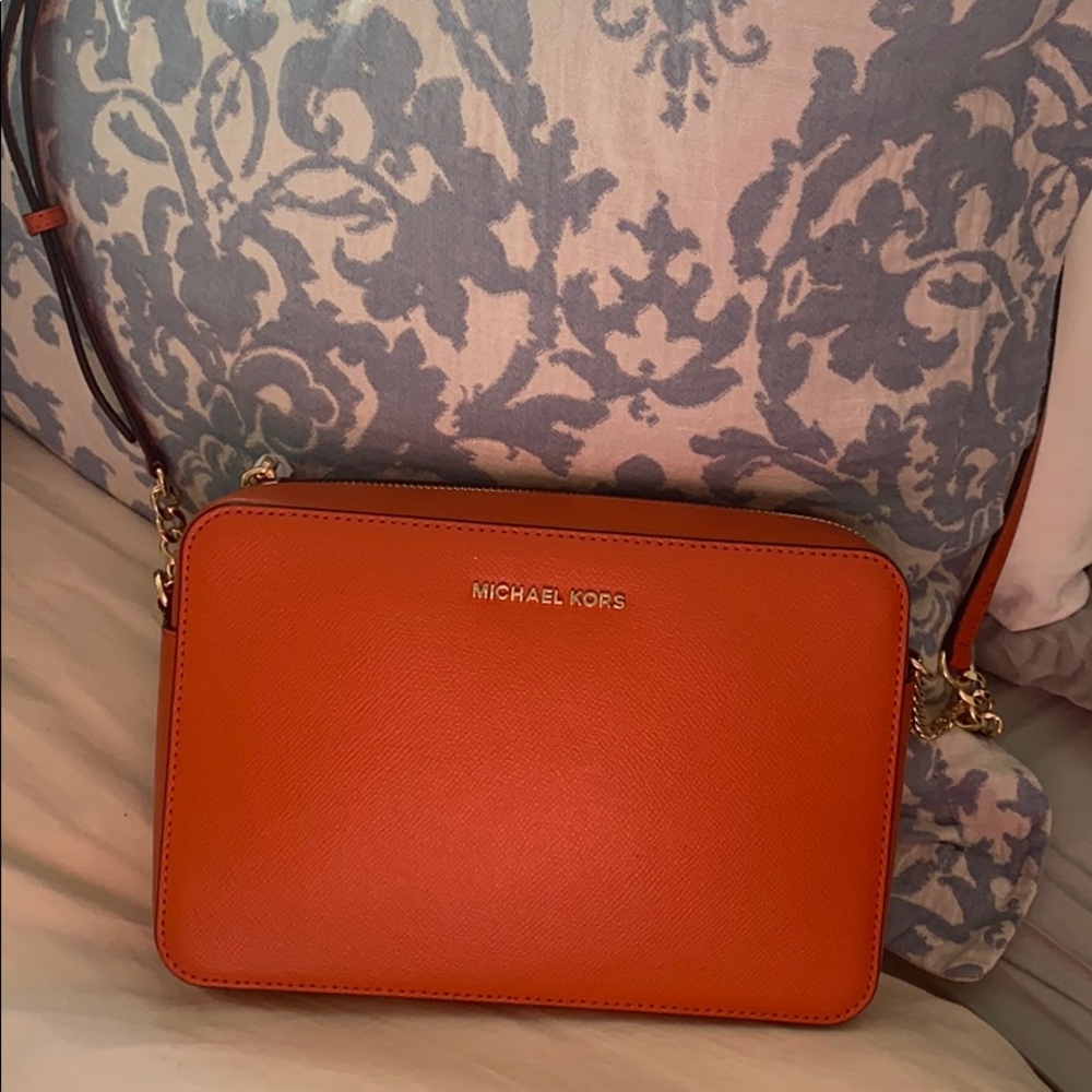 Michael Kors Jet Set Cross Body